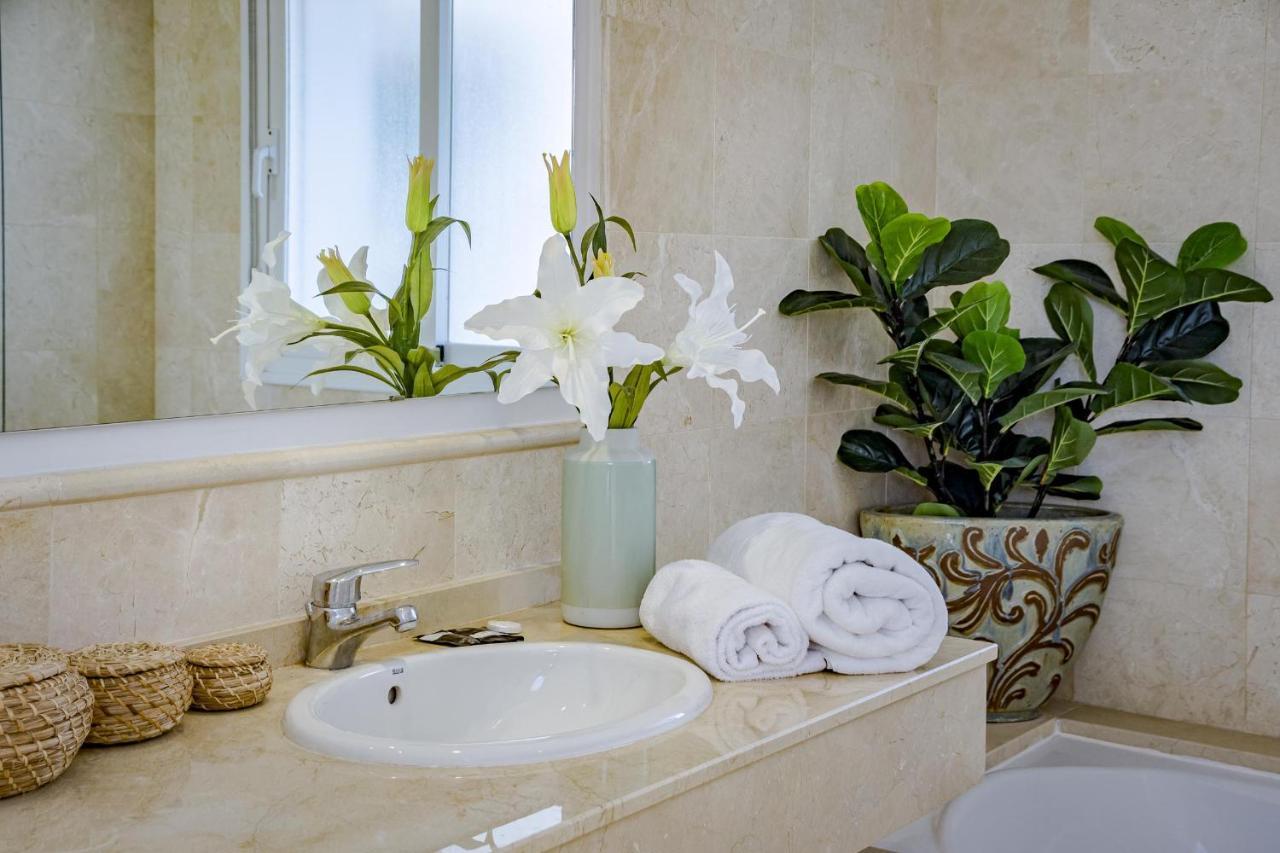 Ar23 - Flat, Puerto Banus By Roomservices